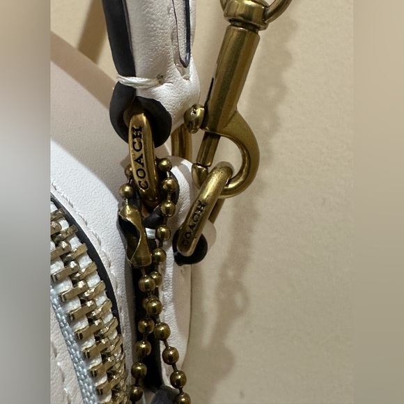 Coach Limited Edition Lunchbox Top Handle With Heart Print EUC - Picture 4 of 16